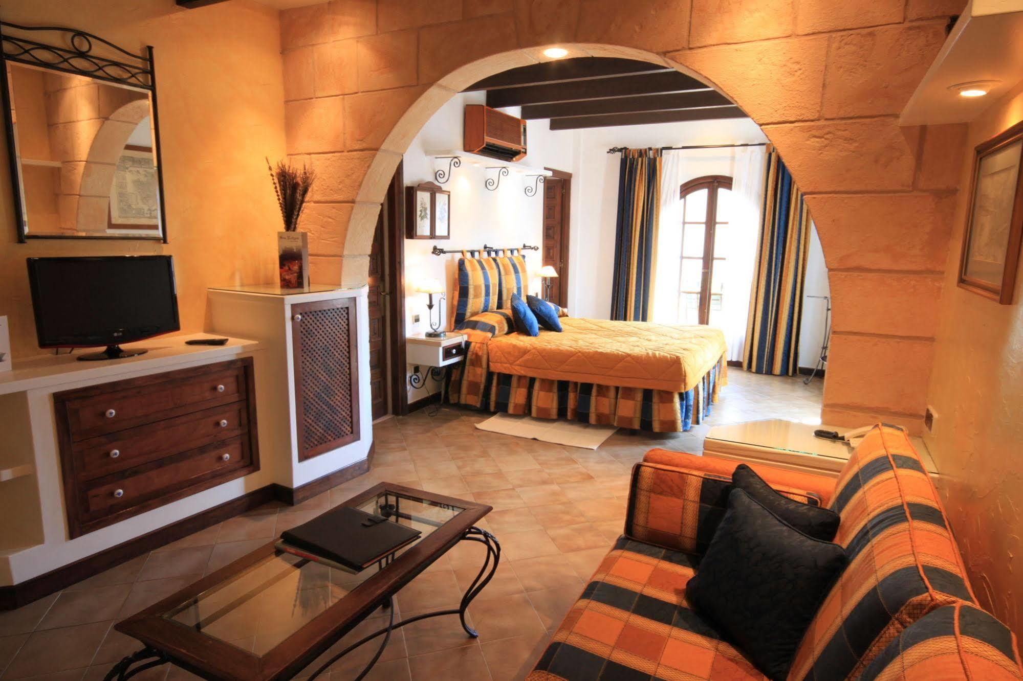 Petit Hotel Ses Rotges - Only Adults Cala Ratjada  Exterior photo