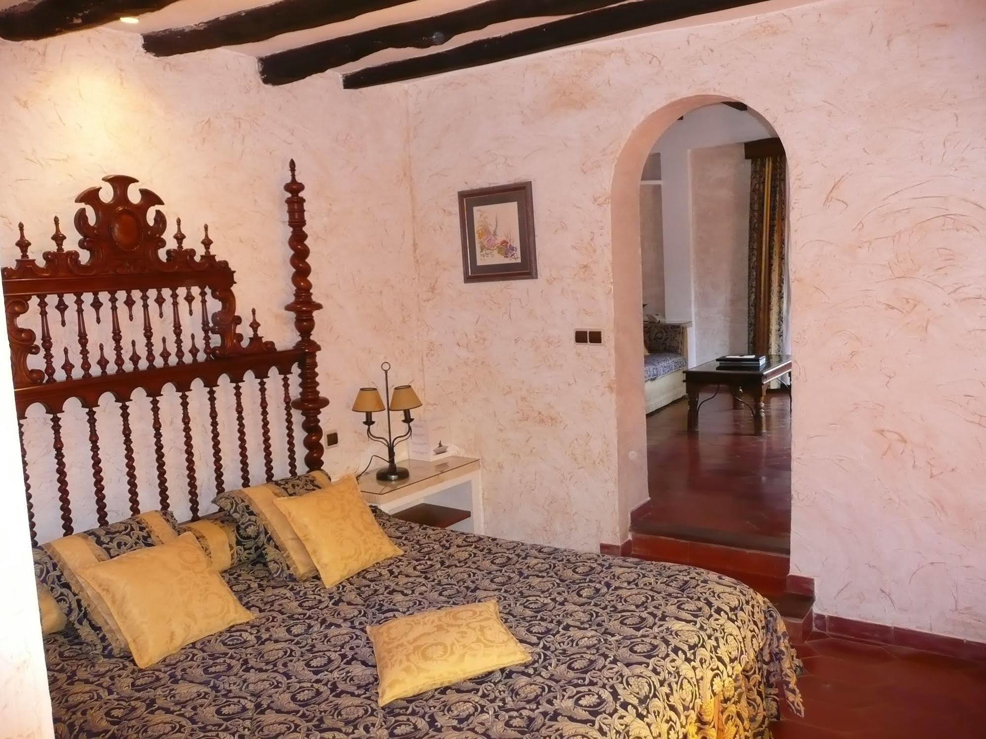 Petit Hotel Ses Rotges - Only Adults Cala Ratjada  Exterior photo